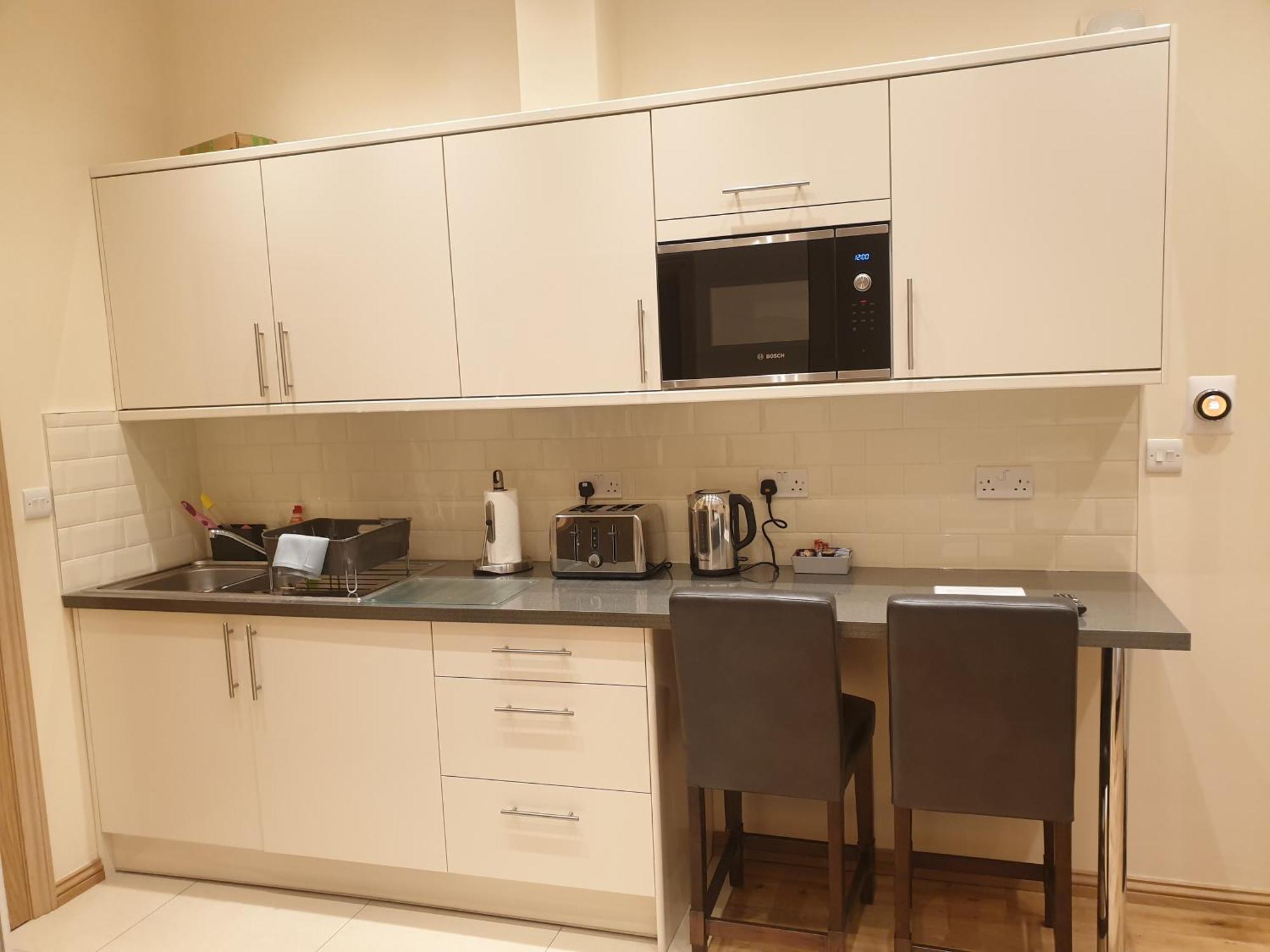 London Luxury Apartments 3 Bedroom Sleeps 8 With 3 Bathrooms 4 Mins Walk To Tube Free Parking Илфорд Экстерьер фото