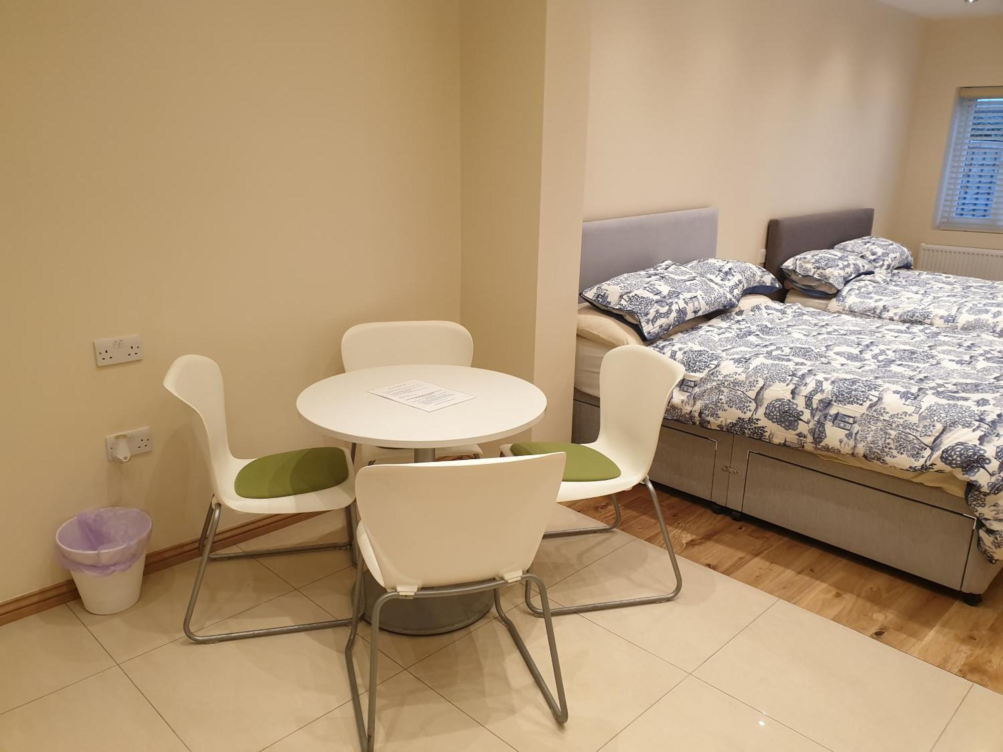 London Luxury Apartments 3 Bedroom Sleeps 8 With 3 Bathrooms 4 Mins Walk To Tube Free Parking Илфорд Экстерьер фото