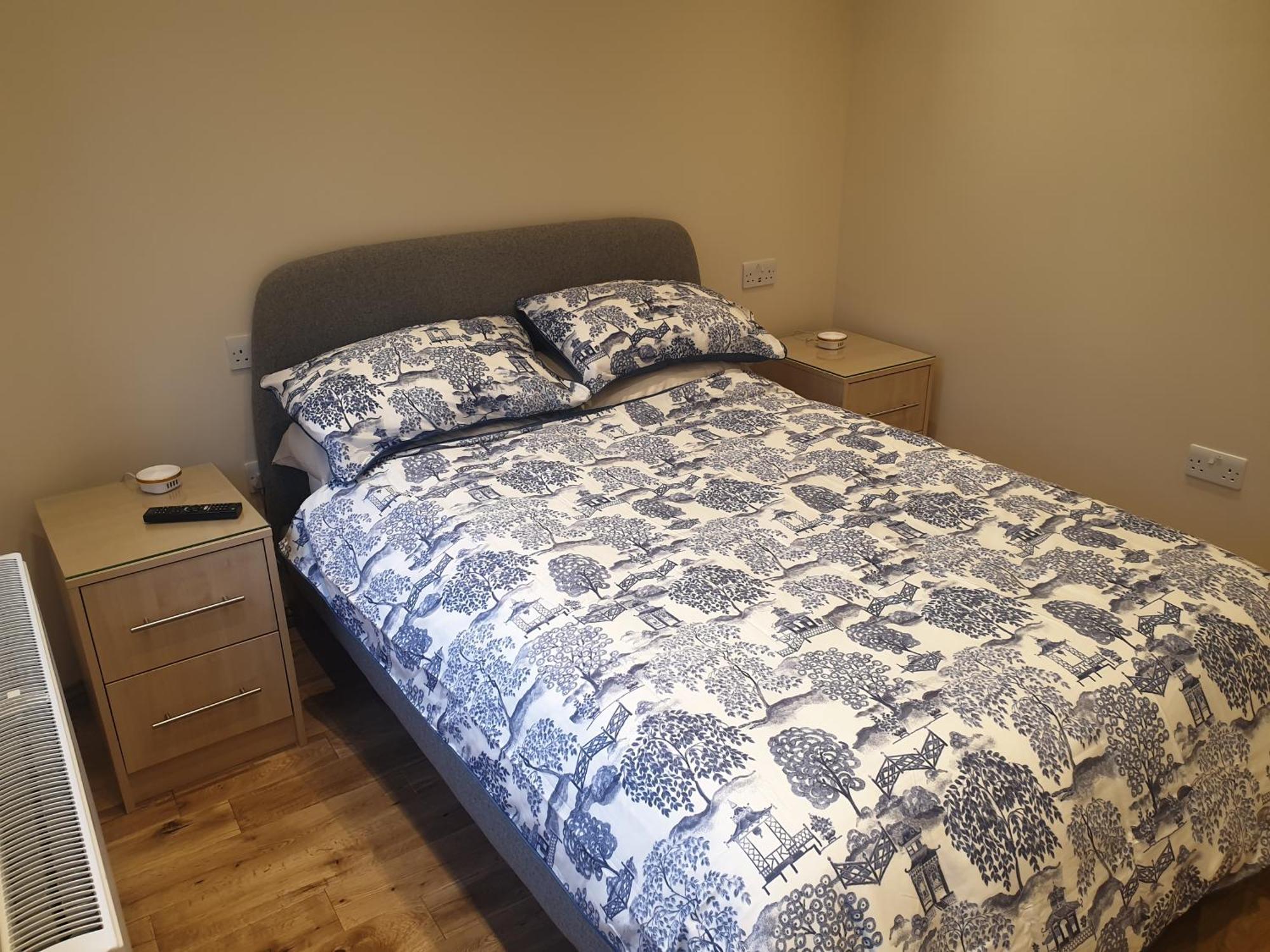 London Luxury Apartments 3 Bedroom Sleeps 8 With 3 Bathrooms 4 Mins Walk To Tube Free Parking Илфорд Экстерьер фото